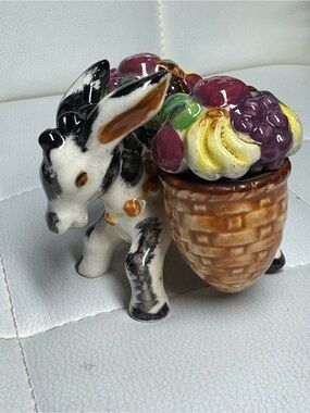 Vintage Ceramic Donkey
Carrying Fruit Baskets Salt and Pepper Shakers